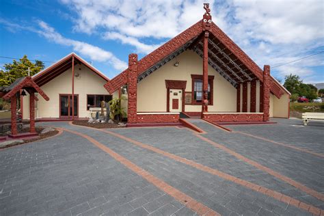 whakarewarewa the living maori village rotorua|The Guided Tour .